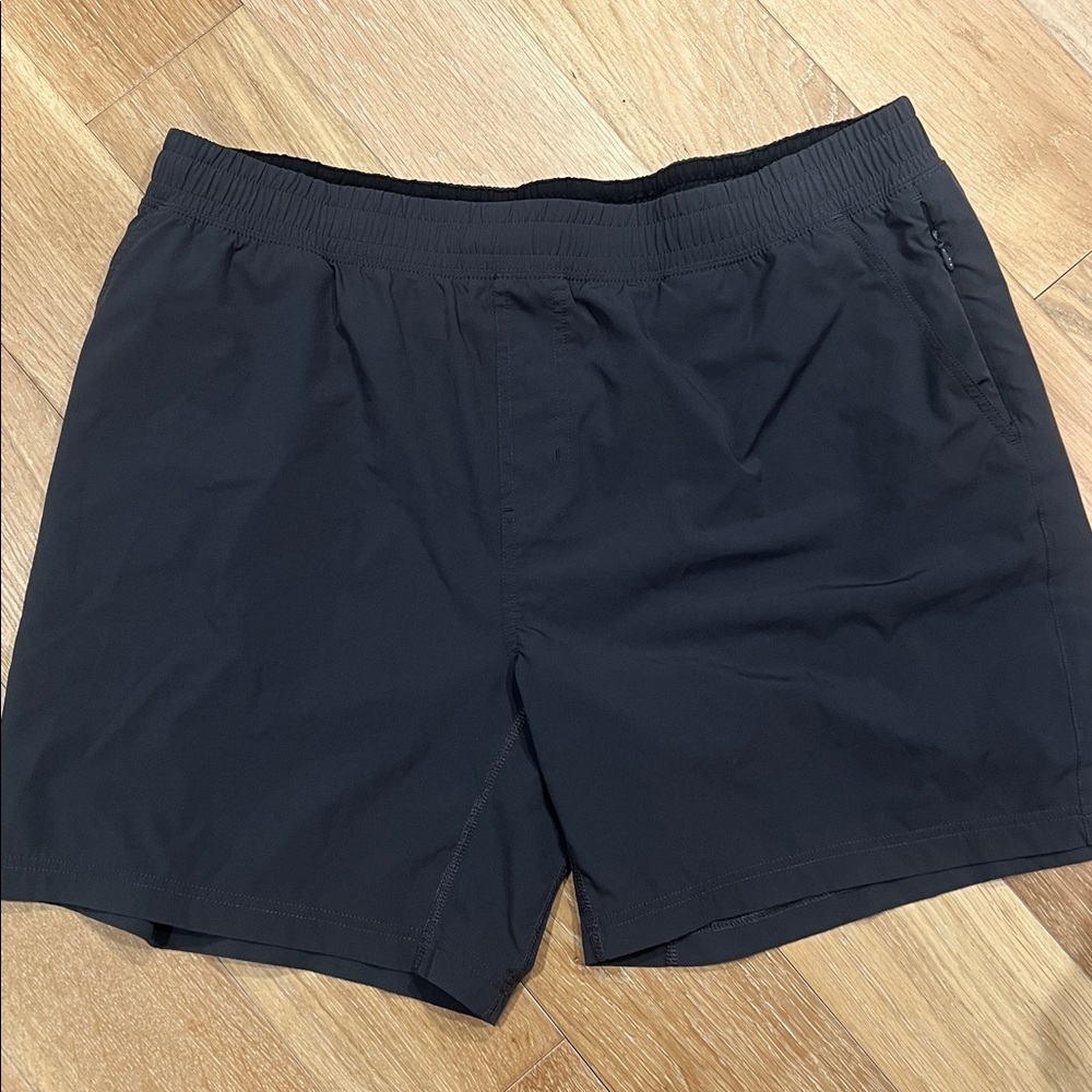 Rhône men’s gray‎ athletic shorts. Like new no liner drawstring